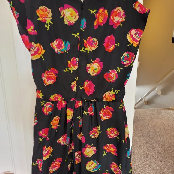 Betsey Johnson size 10 signature floral ruched front dress - Picture 3 of 4